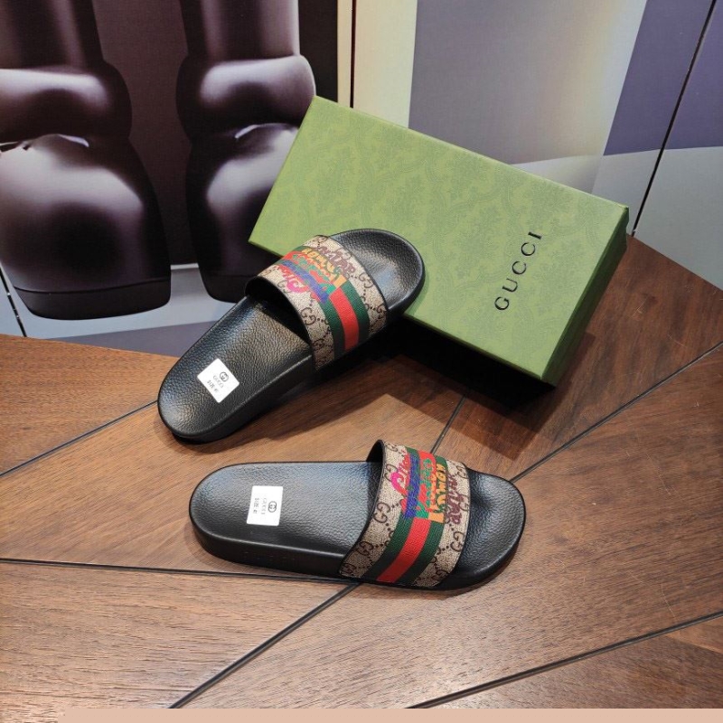 G*u*i slippers